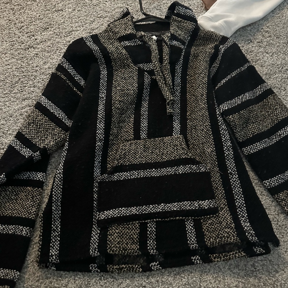 Size S, knitted sweater